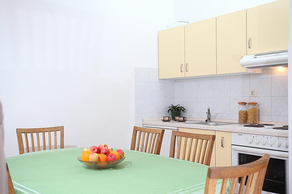 Apartment Mileta Макарска Екстериор снимка